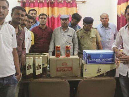 માળિયા હાટીનામાં પોલીસની સૌથી મોટી રેડમાં 14 લાખનો દારૂનો જથ્થો જપ્ત