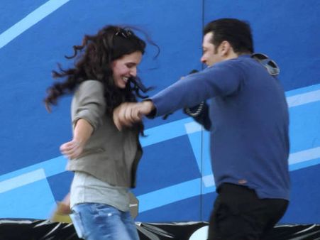 સલમાન ખાન કરશે કેટરિના ની બહેન સાથે ડાન્સ, 20 વર્ષ જૂનું સોન્ગ