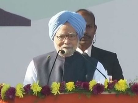 મોદી સરકારને આડે હાથ લીધા