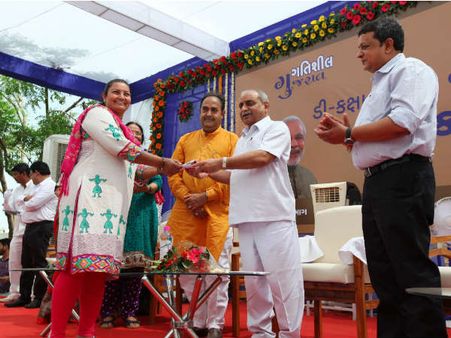 નાયબ મુખ્યમંત્રીશ્રી નીતિનભાઈ પટેલના હસ્તે ‘ડી’ કેટેગરીના ૧૦૪ આવાસોનું વસ્ત્રાપુર ખાતે લોકાર