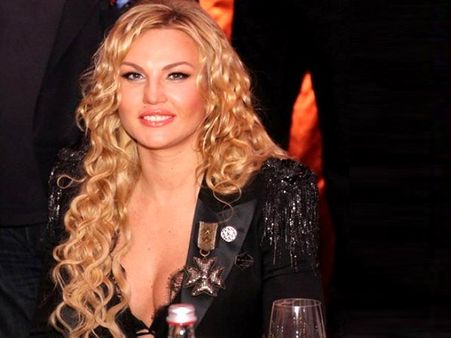 એક રાત રોકાવવામાં 20 લાખ ખર્ચ કરે છે