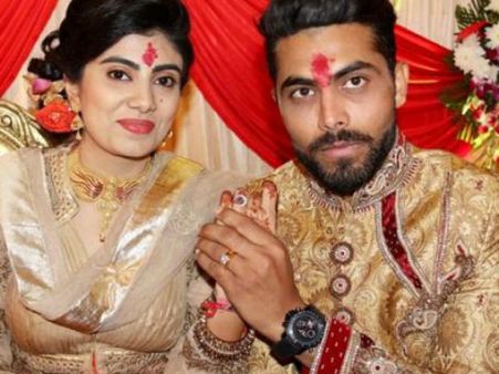 શું તમે જાણો છો કે સગાઈ વખતે શા માટે હાથમાં રિંગ પહેરાવામાં આવે છે?