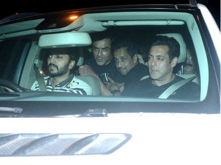 પાટીમાં જઈ રહેલા સલમાન ખાન