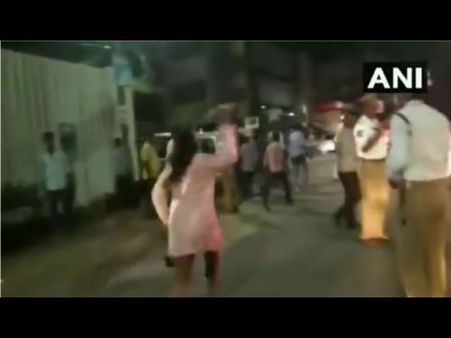 Video: બોયફ્રેન્ડ પકડાઈ ગયો તો ગર્લફ્રેંડે કર્યો હંગામો