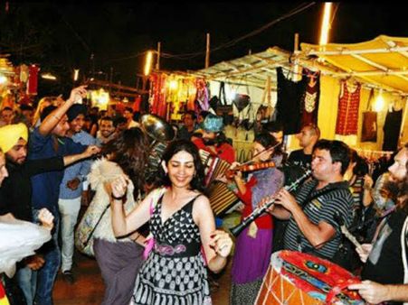 અમદાવાદના 10 સૌથી સસ્તા સ્ટ્રીટ શોપિંગ બજાર