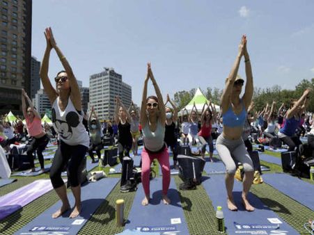 યોગા ઈન્સ્ટ્રક્ટર યોગા ઈન્સ્ટ્રક્ટર