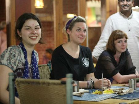 ફક્ત ત્રણ કલાક માટે ચાલે છે સેવા કેફ