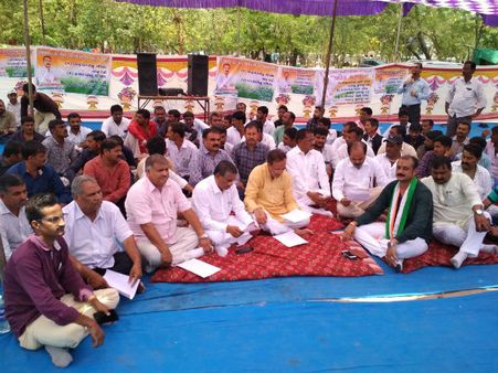 કૉંગ્રેસના કાર્યકરો ઉમટ્યા સમર્થનમાં