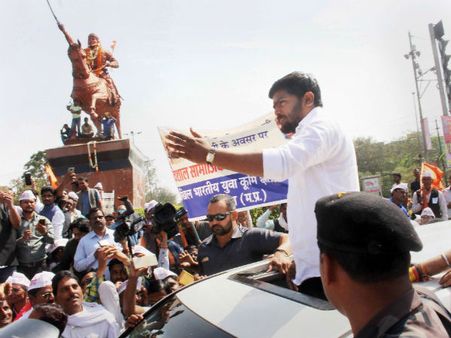 પાટીદાર આંદોલનના કન્વિનરો સાથે મીટીંગ