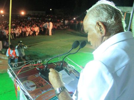 કોંગ્રેસ ઘ્વારા હુમલો કરવામાં આવ્યો 