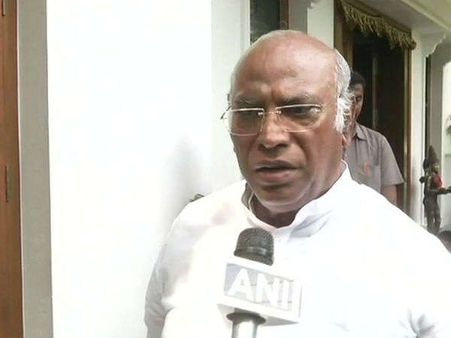 ગઠબંધન પર ચર્ચા માટે વરિષ્ઠ નેતાઓને મળવા પહોંચ્યા ખડગે