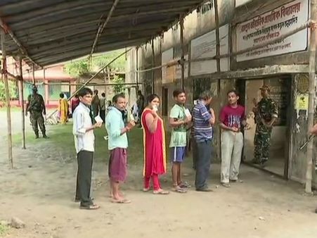 ByPoll Election Live: 10 વિધાનસભા અને 4 લોકસભા સીટ પર થઇ રહ્યું મતદાન
