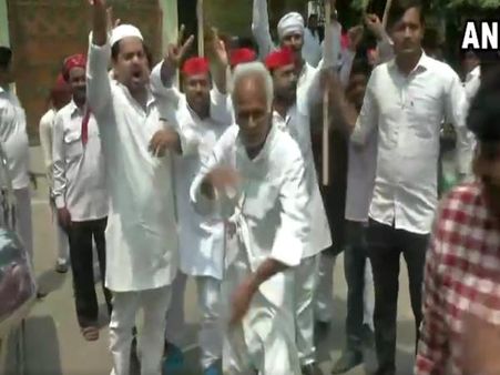 સપા કાર્યકર્તાઓમાં જશ્નનો માહોલ