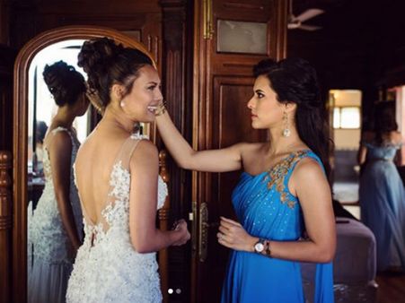 આરજે ઉપરાંત લખે છે કોલમ