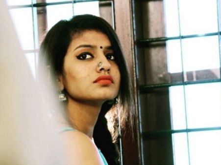 VIDEO: પ્રિયા પ્રકાશનું થયુ બ્રેકઅપ, દિલ પર પત્થર મૂકીને કહી વાત