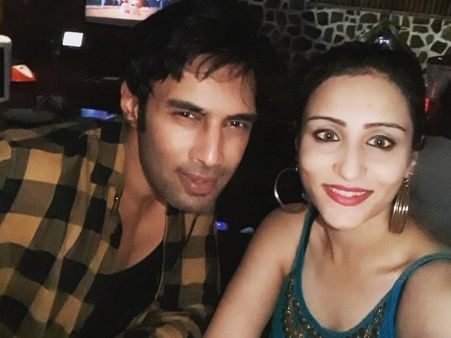 આ રીતે જણાવી પોતાના લગ્નની ખબર આ રીતે જણાવી પોતાના લગ્નની ખબર