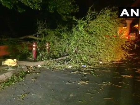 વાવાઝોડાની ચેતવણી વાવાઝોડાની ચેતવણી