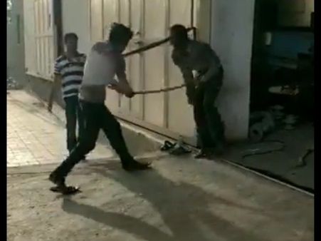 વીડિયો: ગુજરાતમાં એક દલિતની મારી મારીને હત્યા કરવામાં આવી