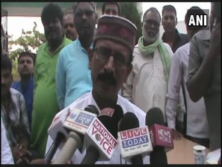 મહિલાઓએ એવા કપડાં પહેરવા જોઈએ જેનાથી અશ્લીલતા ન દેખાયઃ સપા નેતા