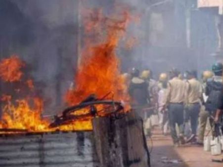 ઔરંગાબાદમાં હિંસા ભડકી, 60 ઘાયલ, દુકાનો અને ગાડીઓમાં આગ