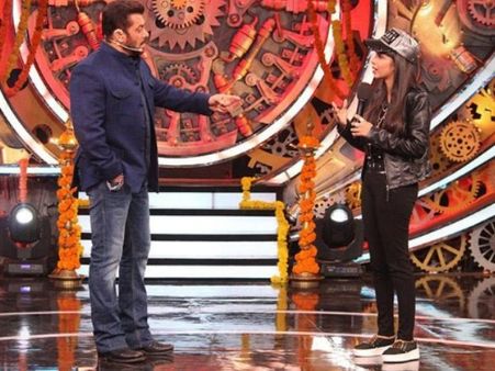 ઢીંચાક પૂજાથી ગીતની તુલના ઢીંચાક પૂજાથી ગીતની તુલના