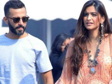 મહેંદીમાં ખૂબ નાચી સોનમ