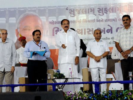 જળસંચય યોજના ભાજપના મળતીયાઓ માટે છે