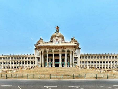 2-રાજ્યપાલ તરફથી પ્રોટેમ સ્પીકરનું નામ નક્કી થશે