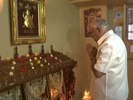 કર્ણાટકમાં 222 બેઠકો માટે મતદાન શરૂ, પરિણામ 15 મીએ