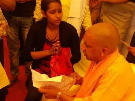 સીએમ અંકલ મદદ કરો, મારી મમ્મીના હત્યારા ખુલ્લેઆમ ફરી રહ્યા છે