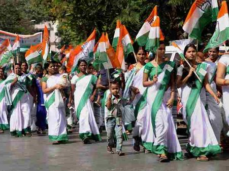 કોંગ્રેસ સેવાદળ રાહુલ ગાંધીની અનુમતિ માટે રાહ જોઈ રહ્યા છે
