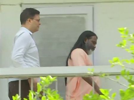 દાતી મહારાજ કેસ: કોર્ટે દિલ્હી પોલીસને ફટકાર લગાવી