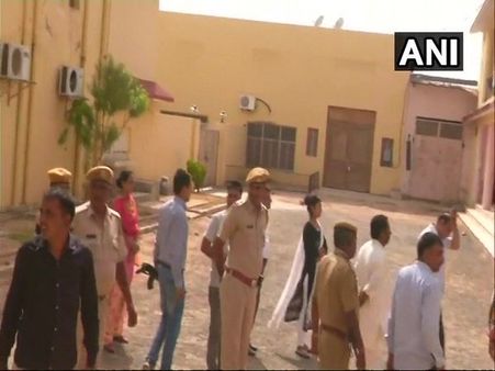 રાજસ્થાન મહિલા આયોગે આ મામલો ધ્યાનમાં લીધો