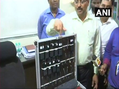 કલાકો સુધી તેમની પૂછપરછ કલાકો સુધી તેમની પૂછપરછ