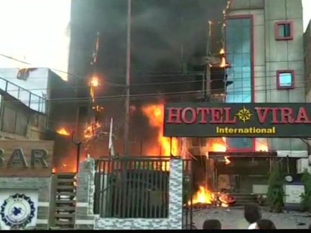લખનવ: હોટેલ વિરાટમાં ભીષણ આગ, 5 લોકોની મૌત