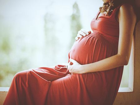 ગર્ભવતી પત્નીના હાથ અને પગ બાંધીને ફેકટરીમાં પુરી રાખી