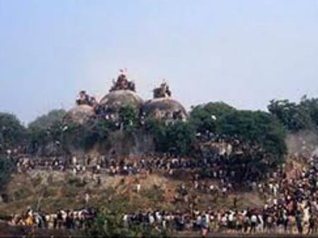 સ્વ.નેતા અશોક સિંઘલ અને મહંત અવૈદ્યનાથ સ્વ.નેતા અશોક સિંઘલ અને મહંત અવૈદ્યનાથ