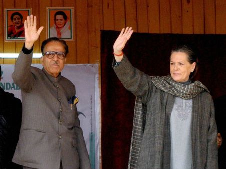 કોંગ્રેસ નેતાનું મુશર્રફને સમર્થન, જમ્મુ કાશ્મીરના લોકોને આઝાદ રહેવુ પસંદ