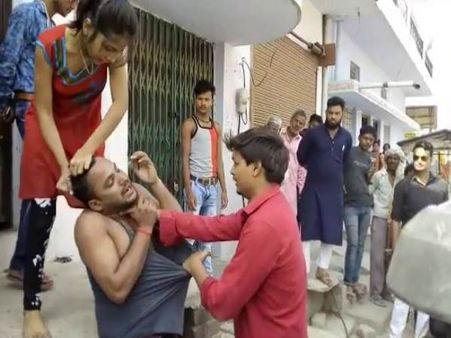 વિધાર્થીનીએ શિક્ષકની બરાબર પિટાઈ કરી