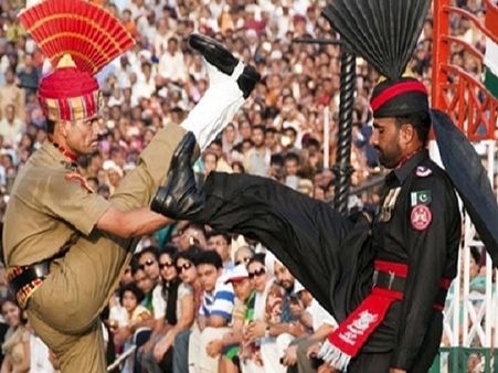 બીએસએફે પાકની નાપાક હરકતોના કારણે ન આપી ઈદની મિઠાઈ