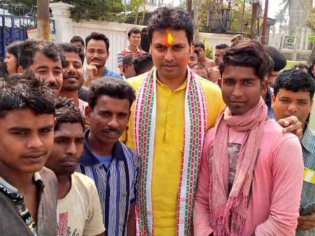 પાનની દુકાન લગાવે 