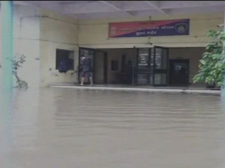  નદીઓ છલકાઈ રહી છે