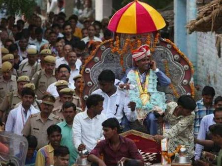 80 વર્ષ પછી દલિતના થયા આવા લગ્ન, જાનમાં પોલીસ પણ જોડાઈ