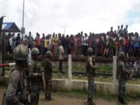 લાઉડસ્પીકરનો ઉપયોગ કરવો પડ્યો