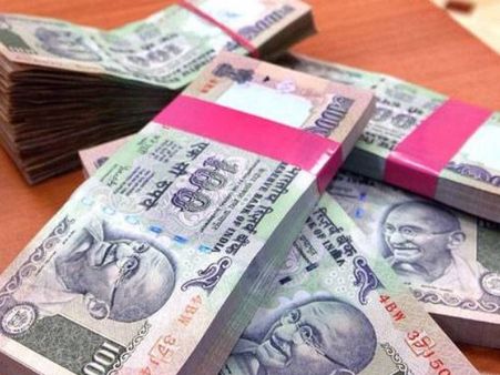 ઓટો ચાલક અને રેંકડી વાળા પાસે નકલી નોટ ચલાવતો