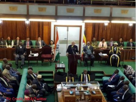 બંને દેશોની વ્યાપારિક અસ્થિરતા ઠીક કરવા આવ્યો છુઃ યુગાન્ડાની સંસદમાં પીએમ મોદી