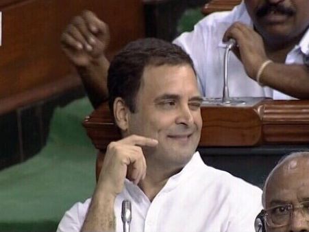 જયારે રાહુલ ગાંધીએ આંખ મારી