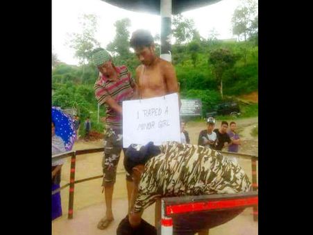 બધાની વચ્ચે પીટાઈ અને નગ્ન કરીને ફેરવ્યો