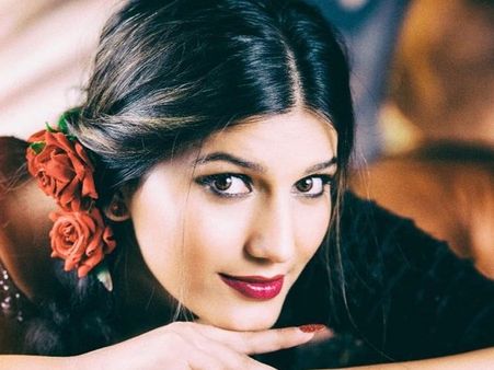 રેટ્રો લૂકમાં કરાવ્યું ફોટોશૂટ