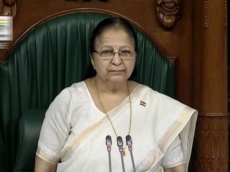 સુમિત્રા મહાજને અવિશ્વાસ પ્રસ્તાવનો સ્વીકાર કર્યો